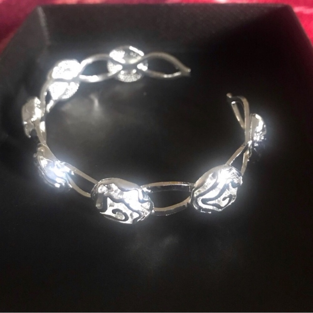 Elegant Sterling  Silver Link Bracelet